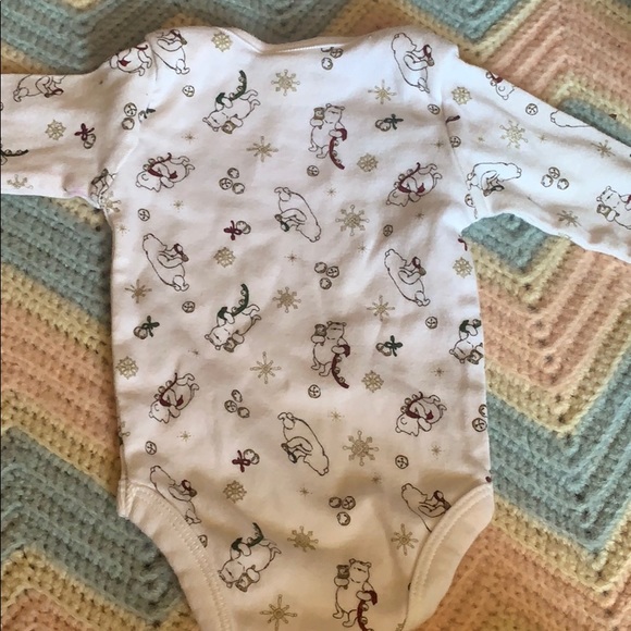 Disney classic pooh newborn Christmas bodysuit - Picture 4 of 5